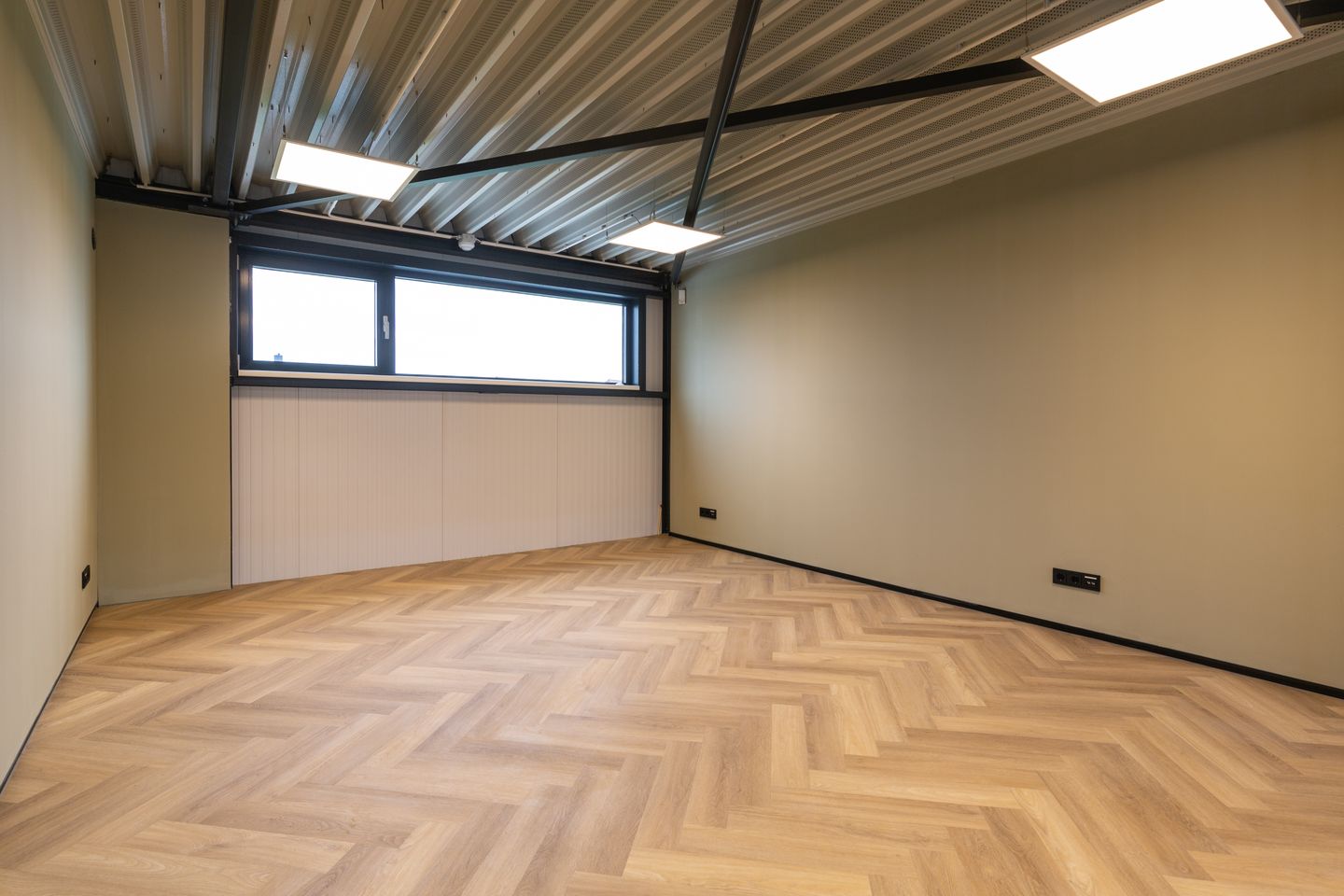 View photo 4 of Zandven 27-A