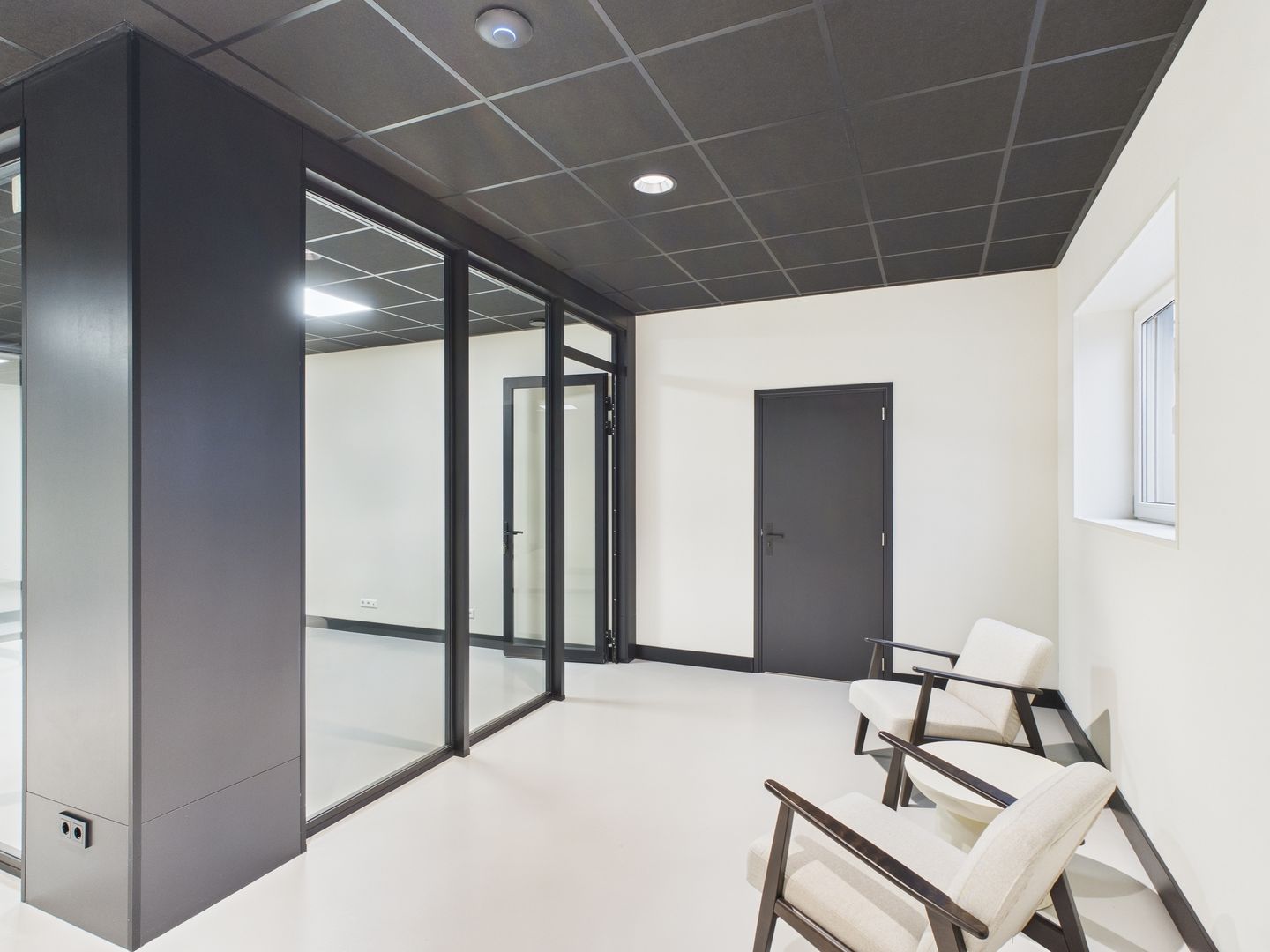 Bekijk foto 3 van Mr. F.J. Haarmanweg 2-B