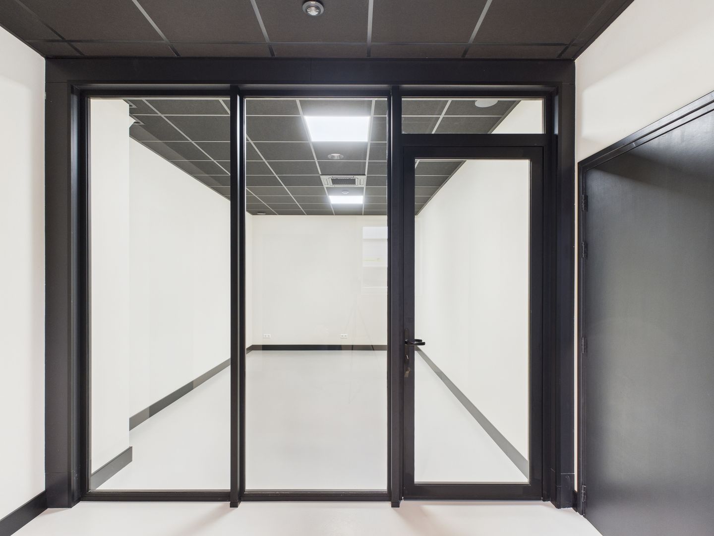 Bekijk foto 5 van Mr. F.J. Haarmanweg 2-B