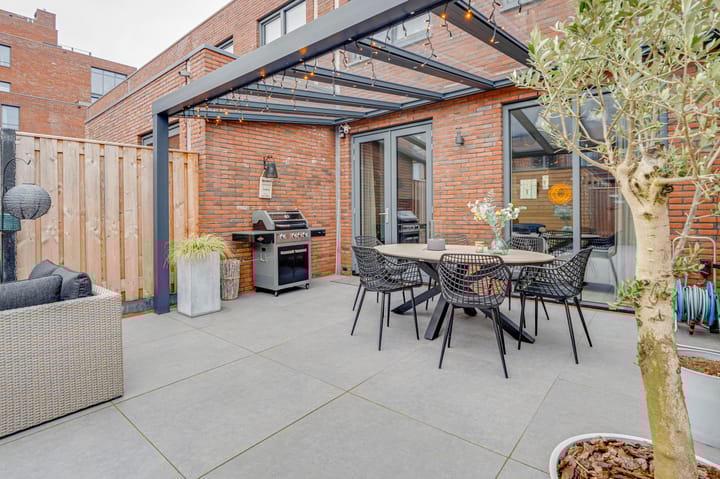 Photo 2 of Gietijzer 23