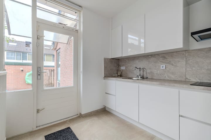 Photo 11 of Insingerstraat 8