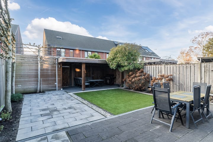 Photo 39 of Helleneind 42