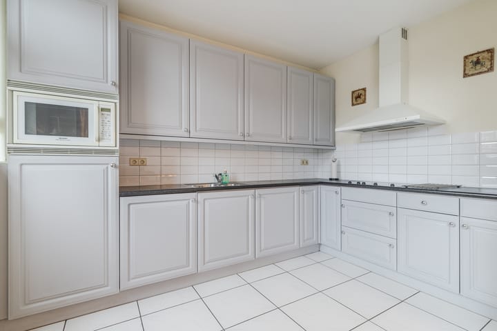 Photo 11 of Gerrit van der Veenstraat 26