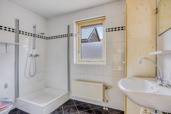 Photo 24 of Zwarteweg 80