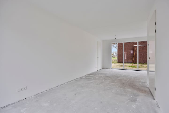 Photo 2 of Wingtapper 1