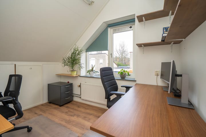 Photo 5 of Barneveldstraat 12