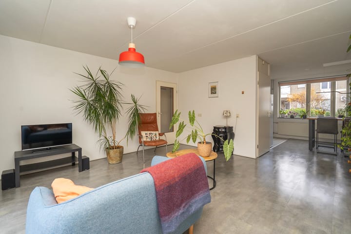 Photo 14 of Barneveldstraat 12