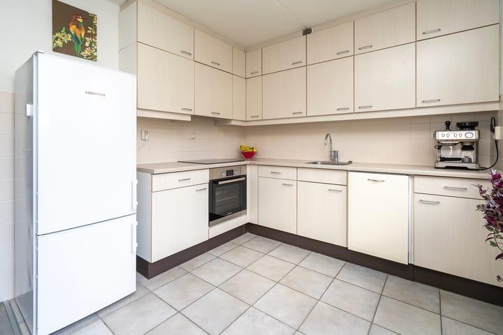 Photo 19 of Barneveldstraat 12