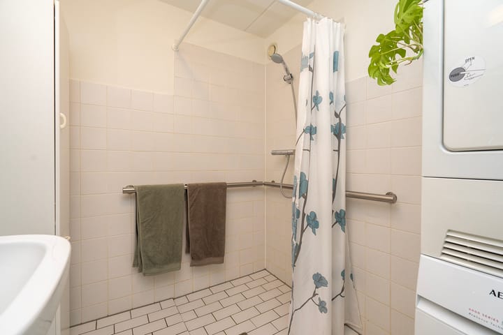 Photo 25 of Barneveldstraat 12