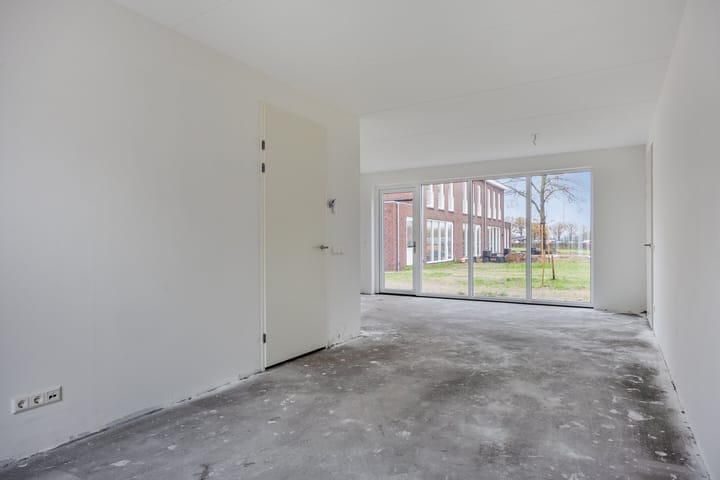 Photo 2 of Wingtapper 5