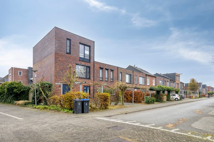 Photo 2 of Joeswerd 157