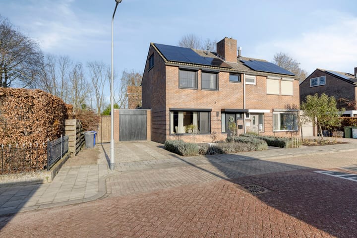 I.C. van der Lindestraat 42