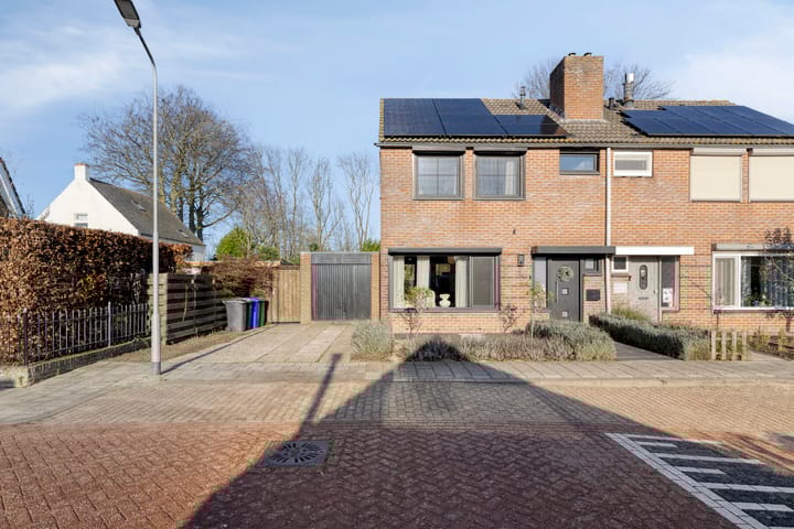 Photo 5 of I.C. van der Lindestraat 42