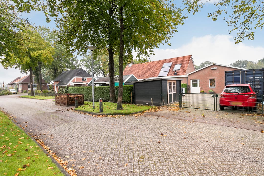 Photo 37 of Hoofdstraat 57