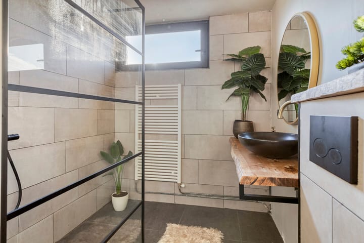 Photo 34 of I.C. van der Lindestraat 42