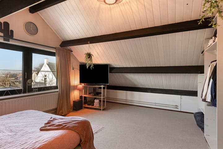 Photo 39 of I.C. van der Lindestraat 42