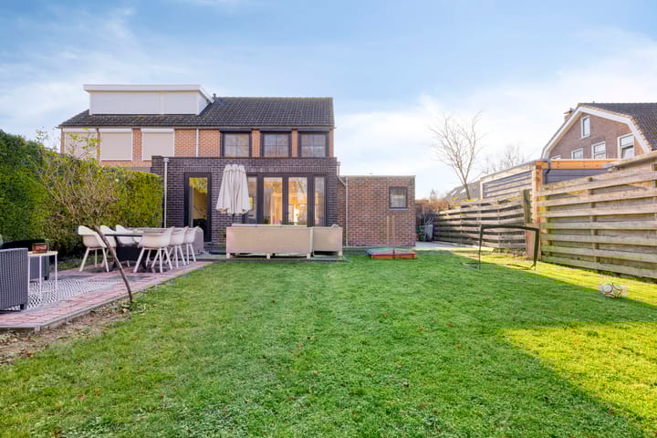 Photo 43 of I.C. van der Lindestraat 42