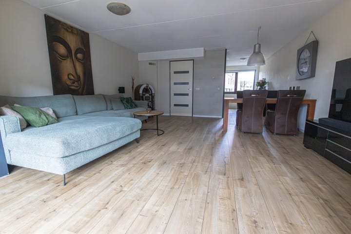 Photo 2 of Stella Agsteribbeland 27