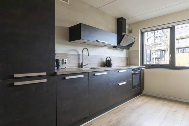 Photo 3 of Stella Agsteribbeland 27