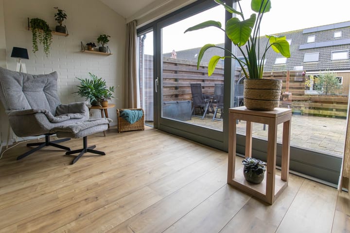 Photo 7 of Stella Agsteribbeland 27