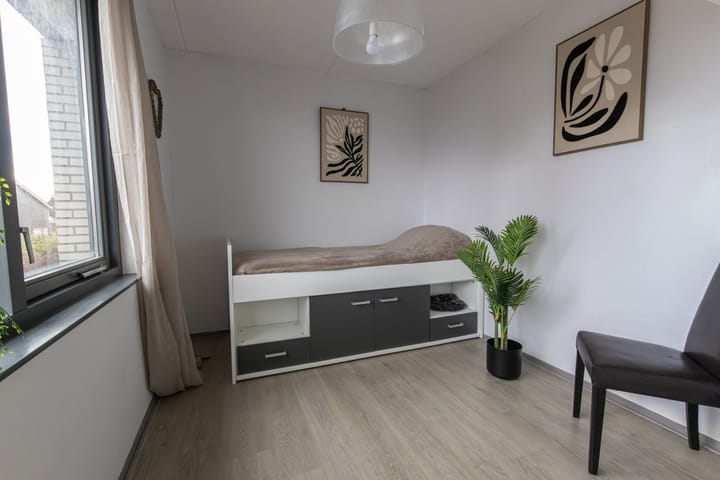 Photo 13 of Stella Agsteribbeland 27