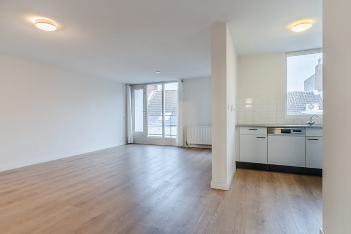 Foto 4 van Girostraat 18