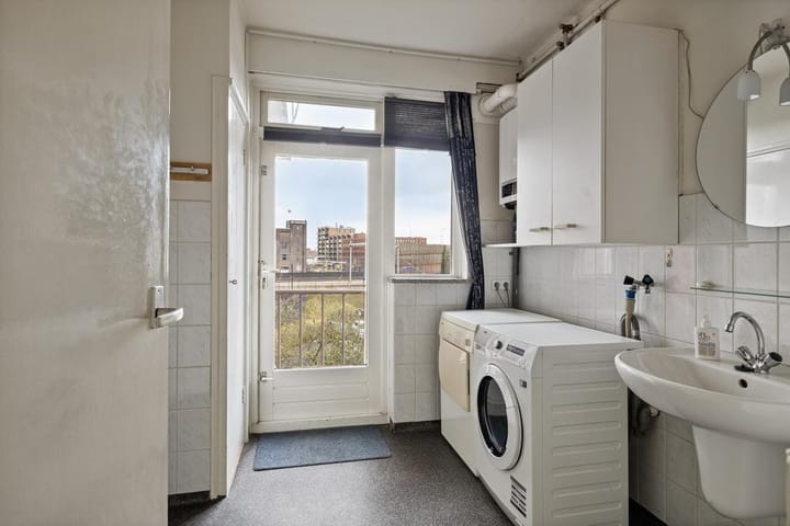 Photo 24 of Stationsplein 119