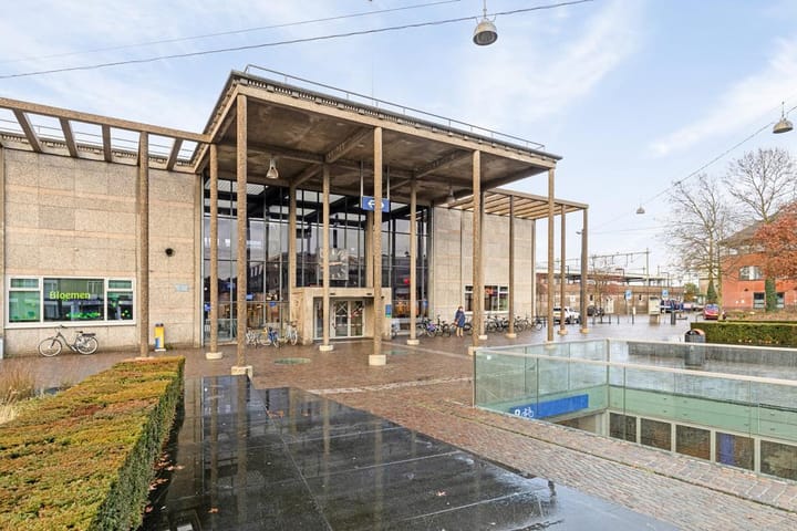 Photo 32 of Stationsplein 119