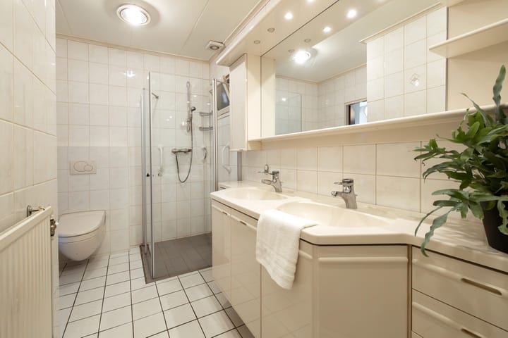 Photo 32 of Christinalaan 6