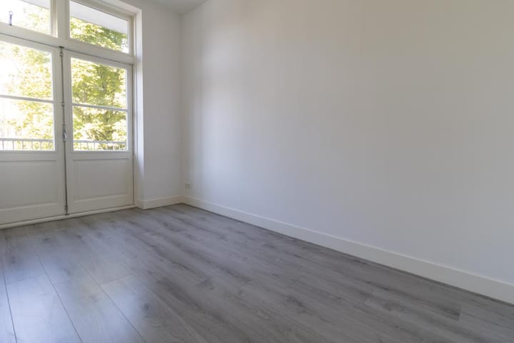 Photo 15 of Sassenheimstraat 19-2