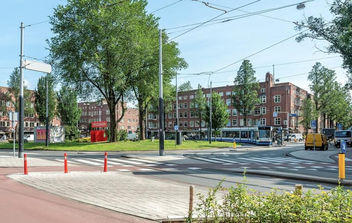 Photo 26 of Sassenheimstraat 19-2