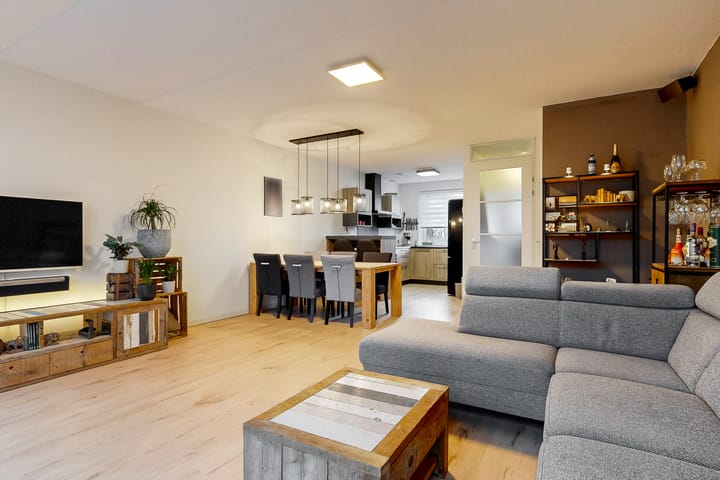 Foto 9 van Weegbree 16