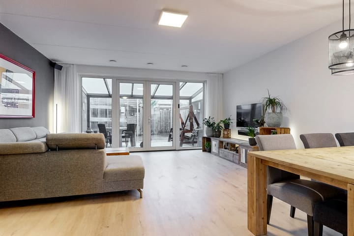 Foto 11 van Weegbree 16