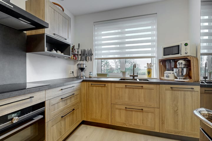 Foto 15 van Weegbree 16