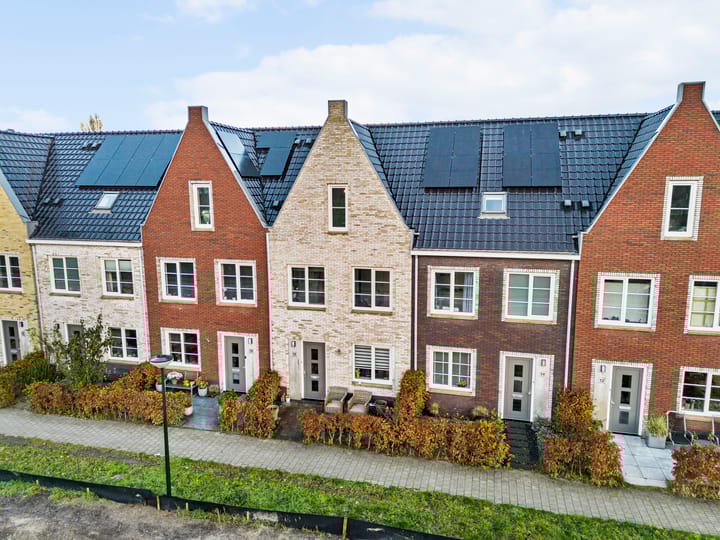 Foto 48 van Weegbree 16