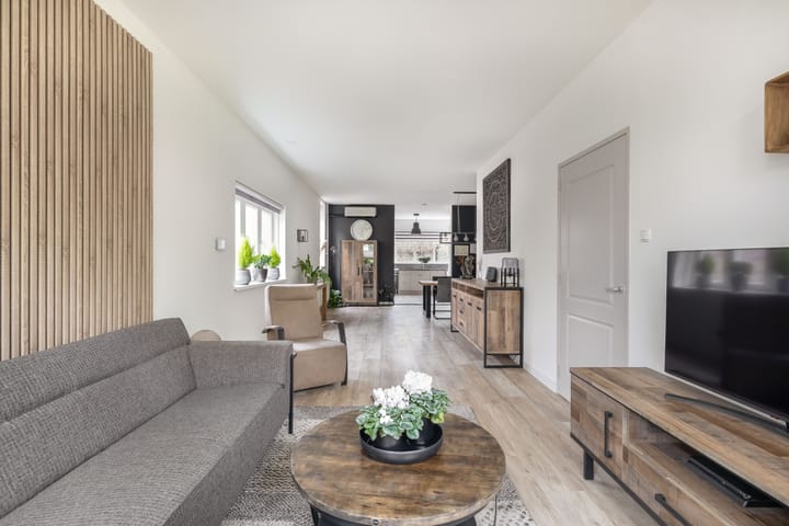 Photo 16 of Commandeursstraat 10