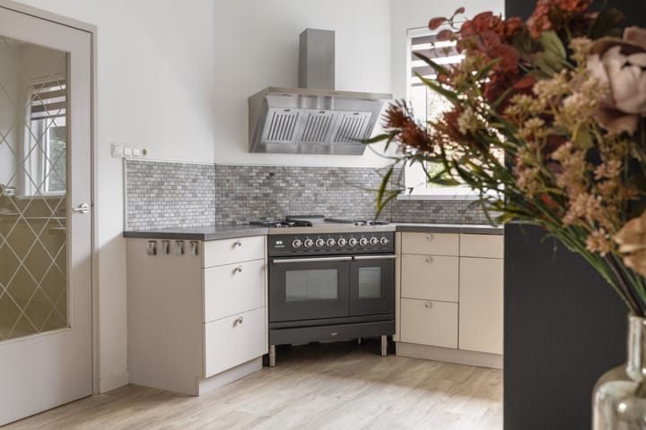 Photo 20 of Commandeursstraat 10