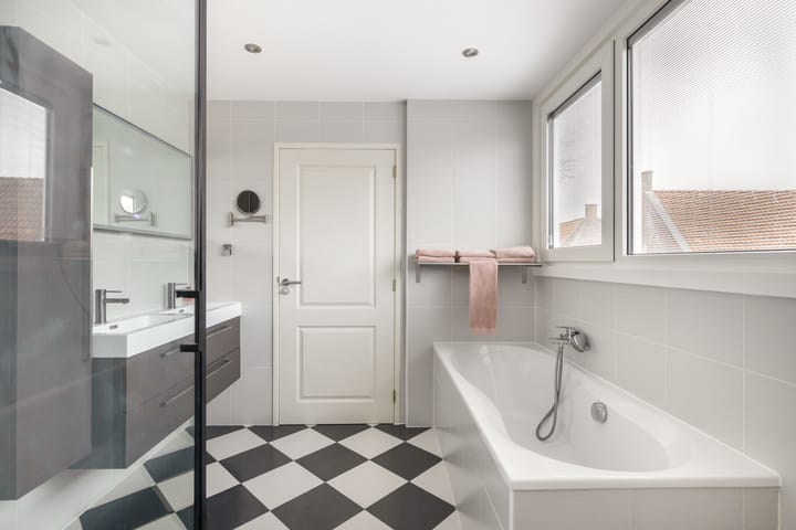 Photo 34 of Commandeursstraat 10