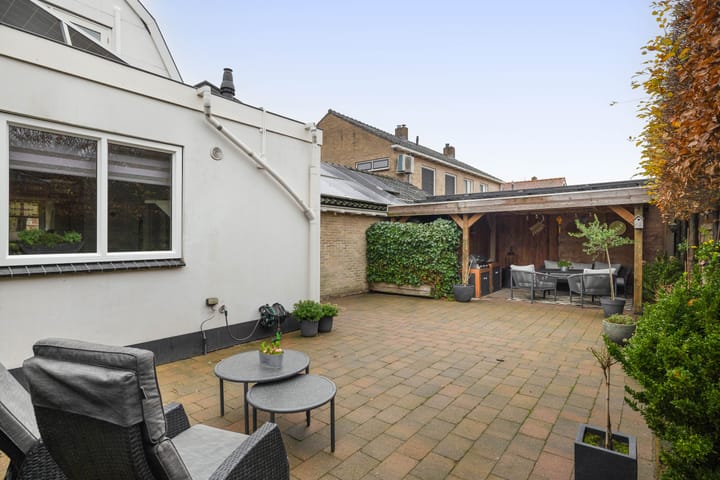 Photo 37 of Commandeursstraat 10