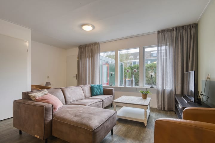 Foto 7 van Zwanebloem 36