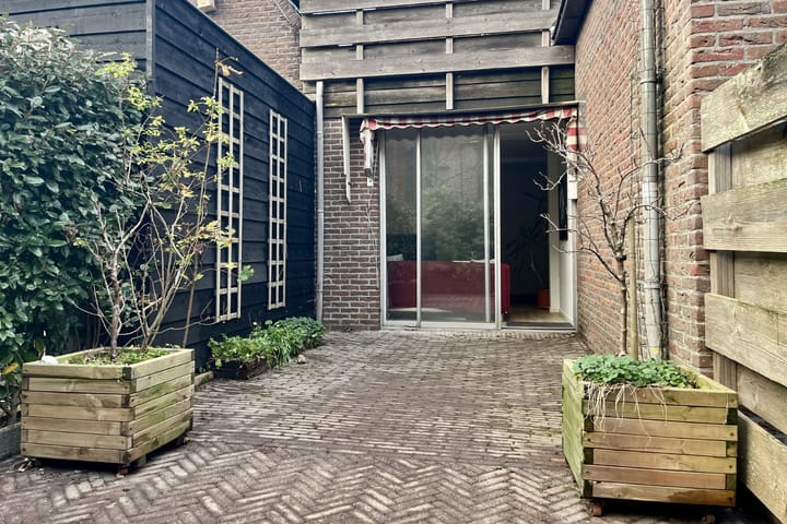 Foto 11 van Burgwal 16