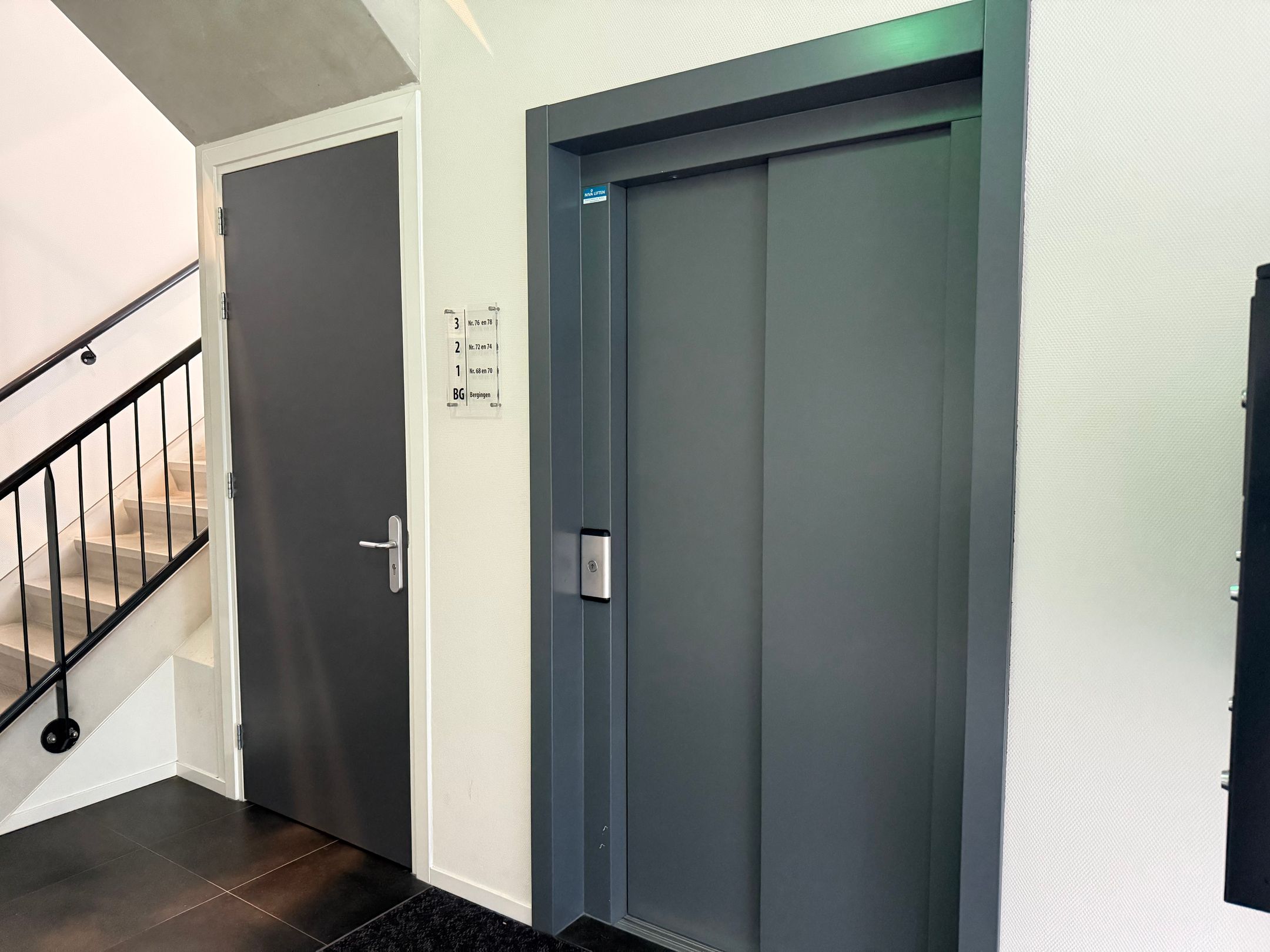 Photo 3 of Roomweg 76