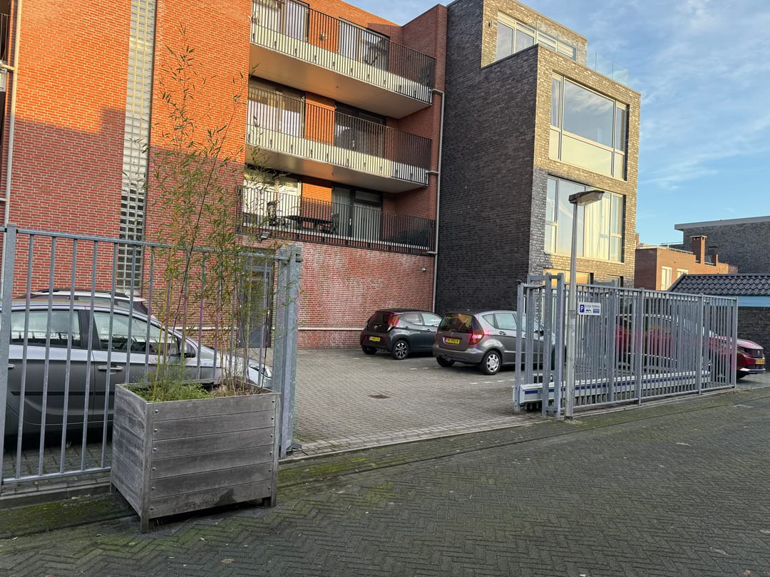 Photo 16 of Roomweg 76