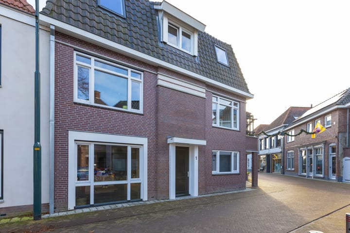 Photo 33 of Lievelderstraat 1