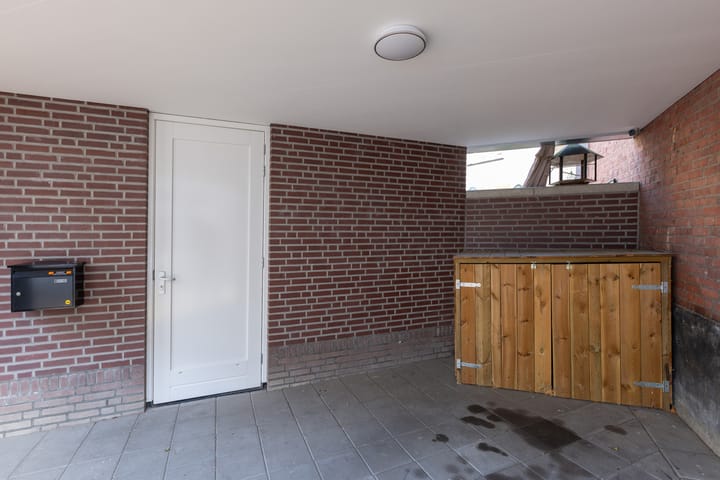 Photo 31 of Lievelderstraat 1