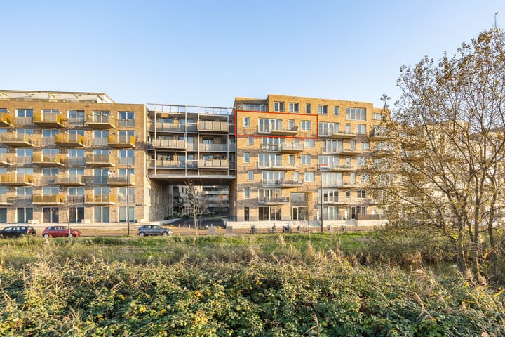 Photo 6 of Mary van der Sluisstraat 550