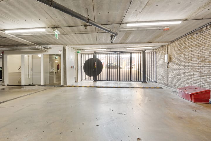 Photo 26 of Mary van der Sluisstraat 550