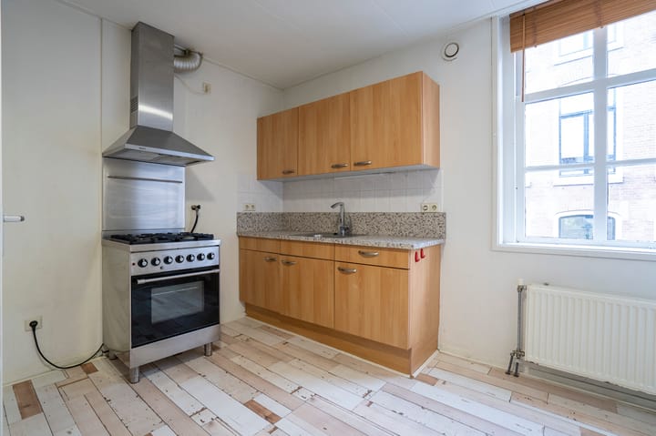 Photo 9 of Zusterstraat 1