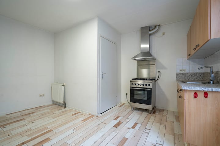 Photo 10 of Zusterstraat 1