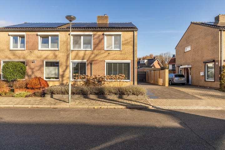 Foto 6 van Brederodestraat 19